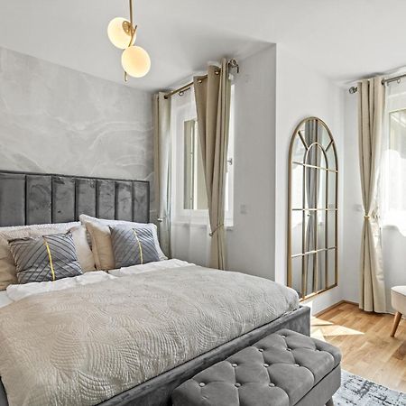 Modern Apartment I Parking I Виена Екстериор снимка