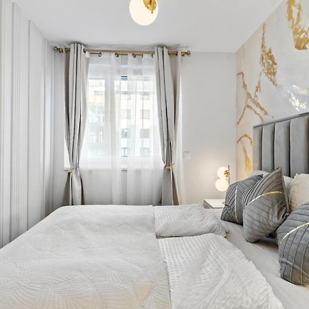 Modern Apartment I Parking I Виена Екстериор снимка