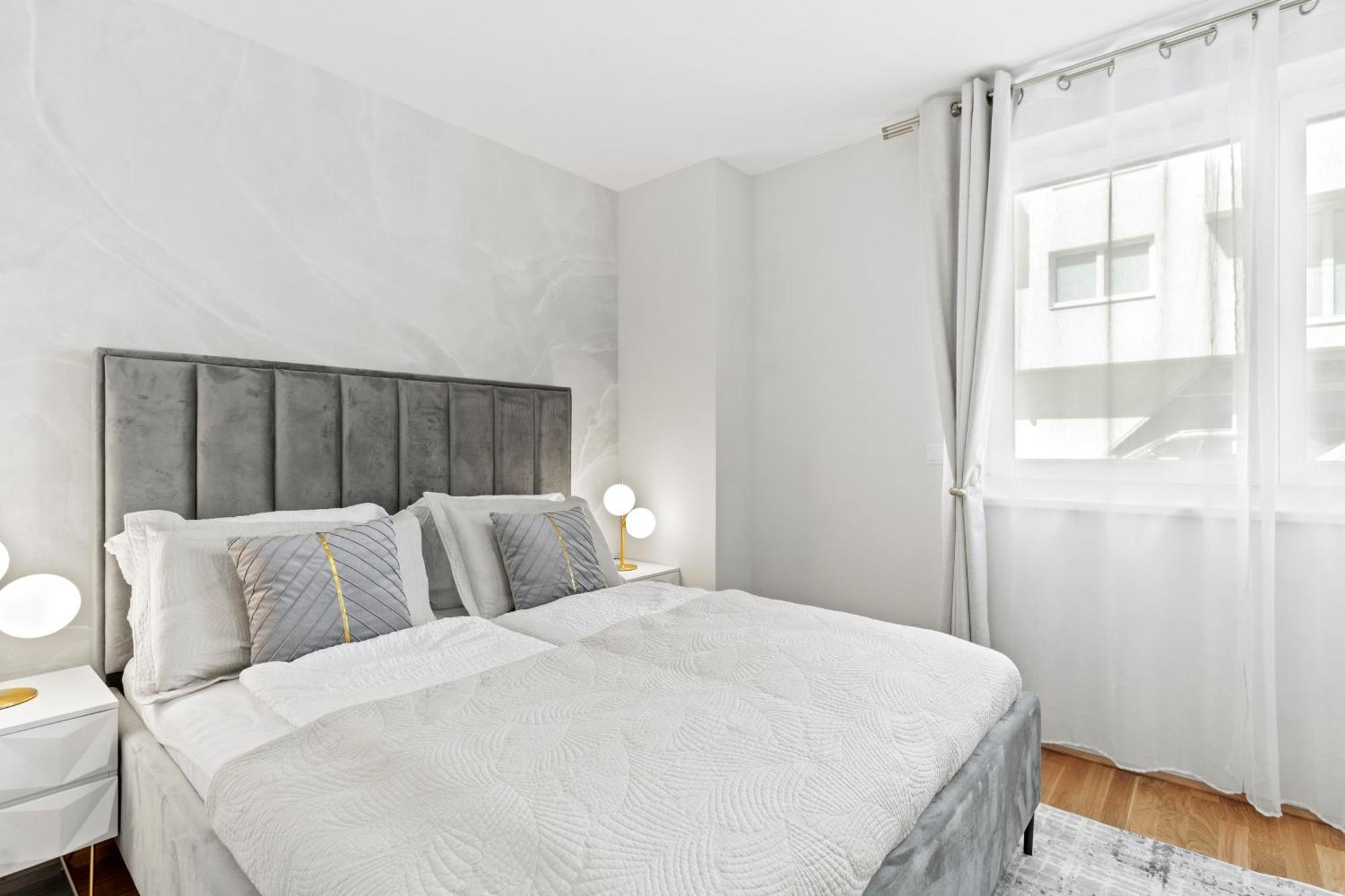 Modern Apartment I Parking I Виена Екстериор снимка