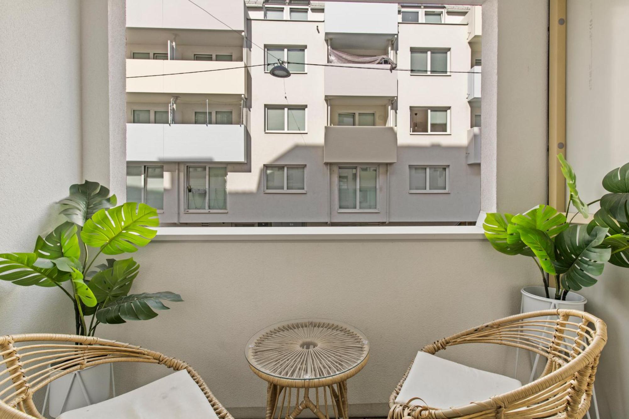 Modern Apartment I Parking I Виена Екстериор снимка