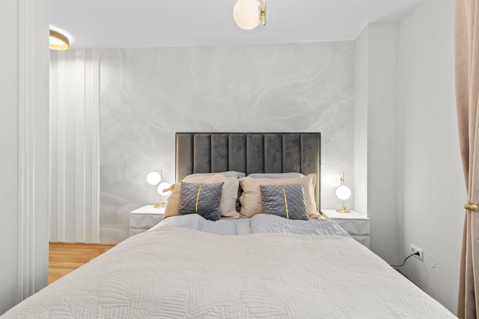 Modern Apartment I Parking I Виена Екстериор снимка