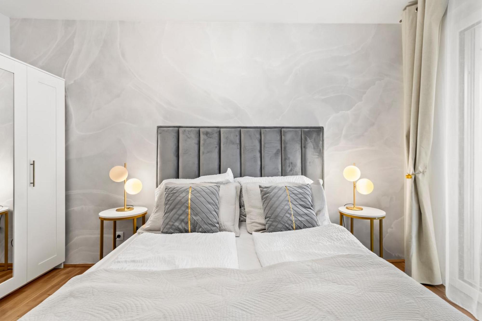 Modern Apartment I Parking I Виена Екстериор снимка